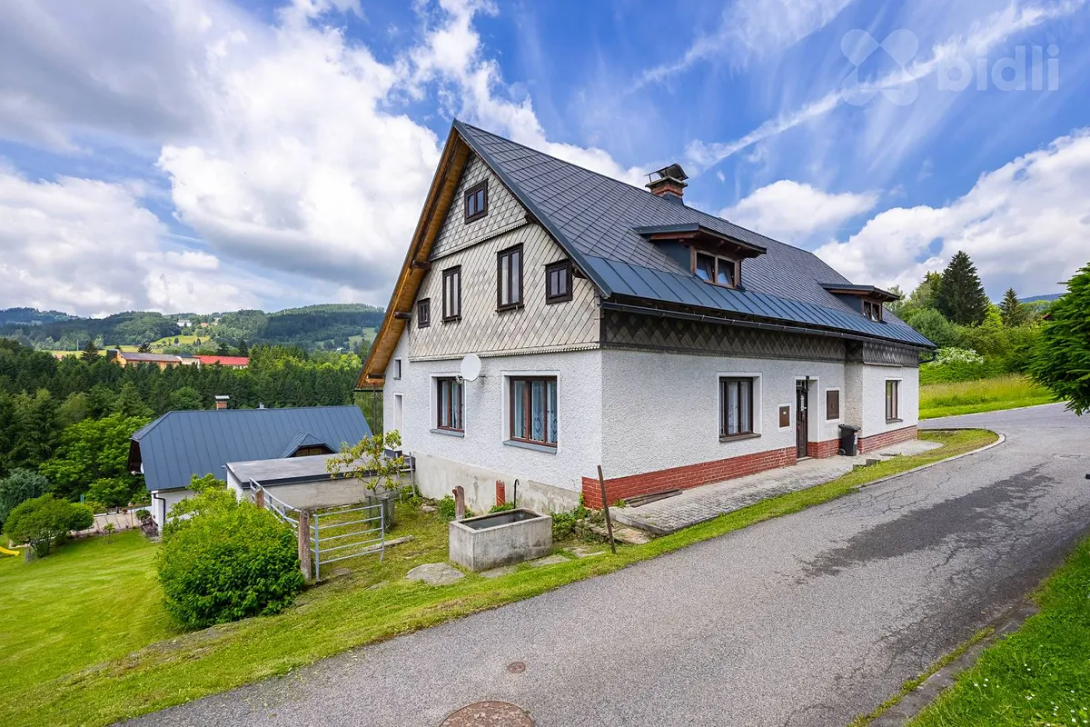 Prodej rodinného domu 186 m², pozemek 1171 m²